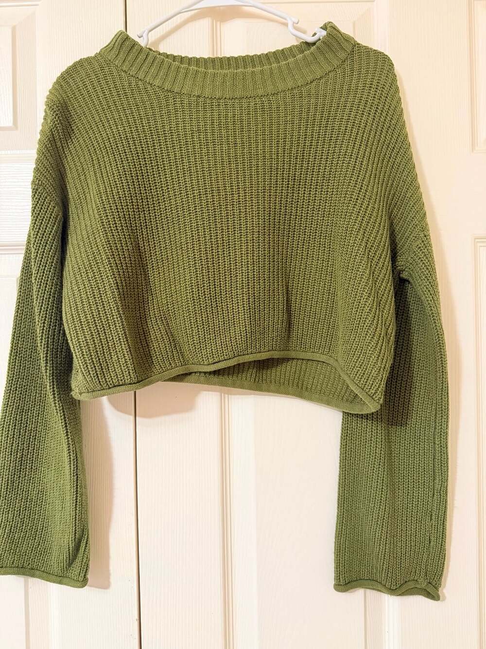 Wild Fable Cropped Sweater Size M Green